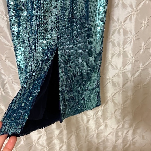 Dress the Population Emery Dress Ice Blue Sequin Long Sleeve Metallic Cocktail - Picture 9 of 17